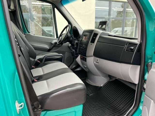 Зеленый Фольксваген Крафтер, объемом двигателя 2 л и пробегом 231 тыс. км за 8500 $, фото 11 на Automoto.ua