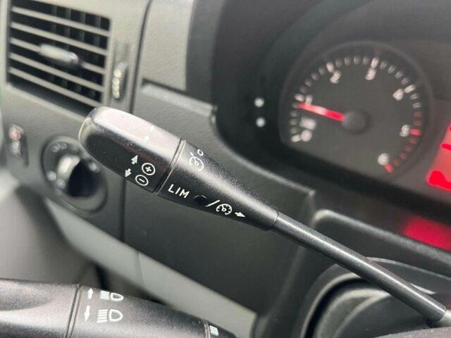 Зеленый Фольксваген Крафтер, объемом двигателя 2 л и пробегом 231 тыс. км за 8000 $, фото 15 на Automoto.ua