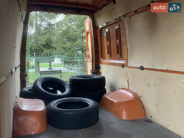 Помаранчевий Фольксваген Крафтєр, об'ємом двигуна 1.97 л та пробігом 288 тис. км за 15799 $, фото 18 на Automoto.ua