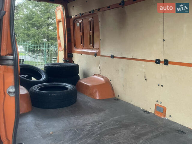 Помаранчевий Фольксваген Крафтєр, об'ємом двигуна 1.97 л та пробігом 288 тис. км за 15799 $, фото 17 на Automoto.ua