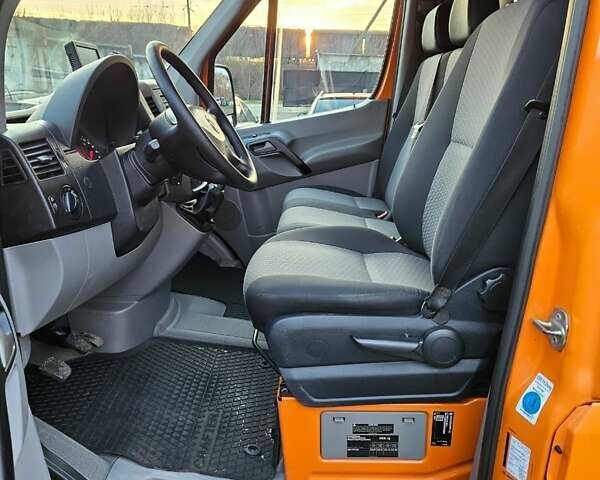 Оранжевый Фольксваген Крафтер, объемом двигателя 2 л и пробегом 141 тыс. км за 20999 $, фото 24 на Automoto.ua