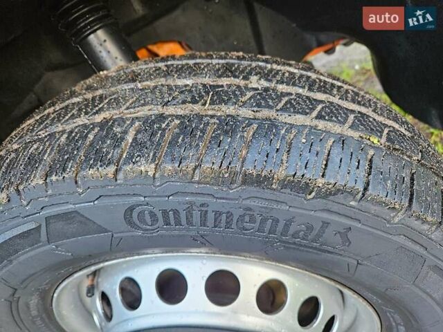 Оранжевый Фольксваген Крафтер, объемом двигателя 2 л и пробегом 141 тыс. км за 20999 $, фото 9 на Automoto.ua