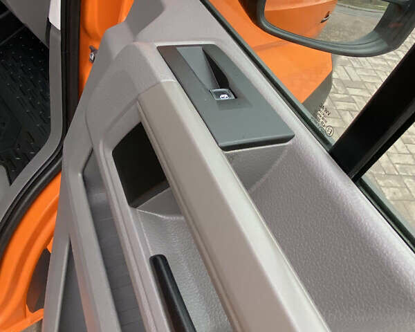 Оранжевый Фольксваген Крафтер, объемом двигателя 2 л и пробегом 243 тыс. км за 32999 $, фото 42 на Automoto.ua