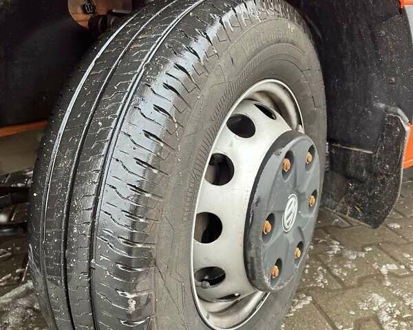 Оранжевый Фольксваген Крафтер, объемом двигателя 1.97 л и пробегом 187 тыс. км за 25700 $, фото 2 на Automoto.ua