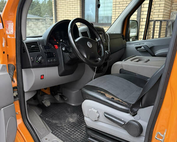 Помаранчевий Фольксваген Крафтєр, об'ємом двигуна 2.5 л та пробігом 450 тис. км за 18950 $, фото 12 на Automoto.ua