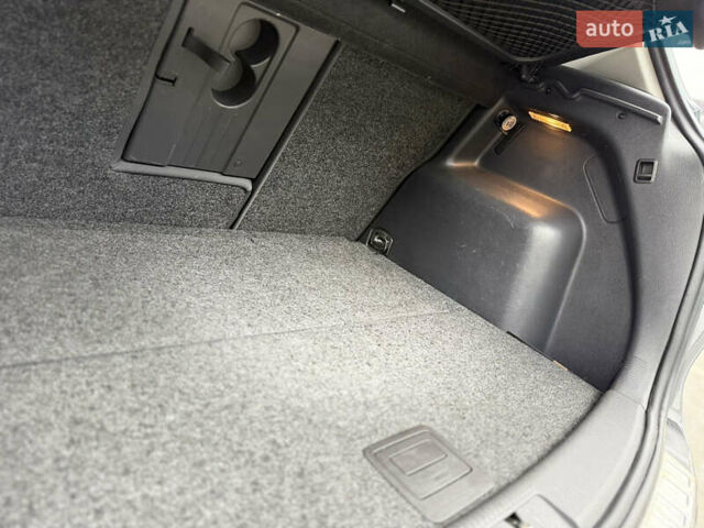 Серый Фольксваген Кросс Гольф, объемом двигателя 1.6 л и пробегом 182 тыс. км за 6500 $, фото 97 на Automoto.ua