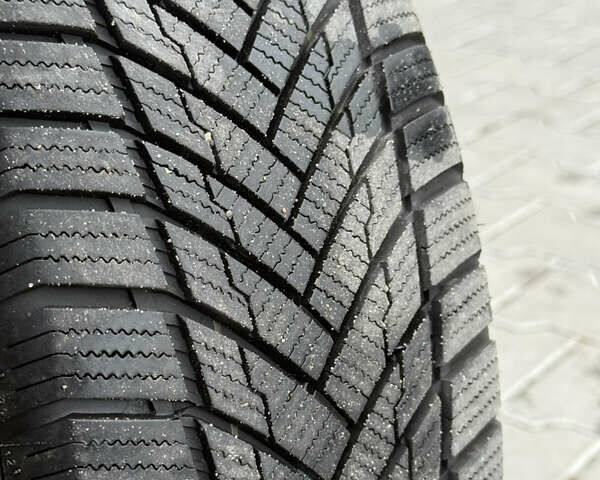 Серый Фольксваген Кросс Гольф, объемом двигателя 1.6 л и пробегом 182 тыс. км за 6500 $, фото 105 на Automoto.ua