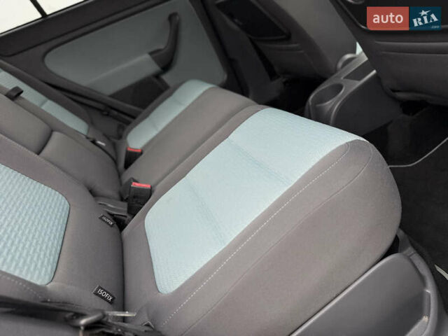 Серый Фольксваген Кросс Гольф, объемом двигателя 1.6 л и пробегом 182 тыс. км за 6500 $, фото 75 на Automoto.ua