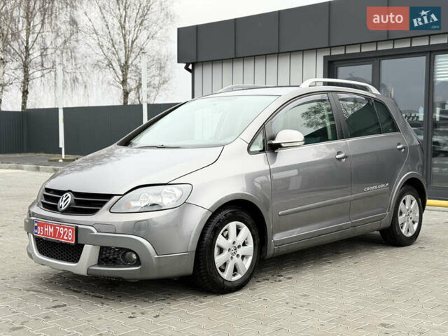 Серый Фольксваген Кросс Гольф, объемом двигателя 1.6 л и пробегом 182 тыс. км за 6500 $, фото 3 на Automoto.ua