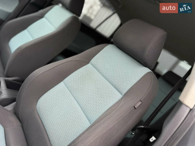 Серый Фольксваген Кросс Гольф, объемом двигателя 1.6 л и пробегом 182 тыс. км за 6500 $, фото 41 на Automoto.ua