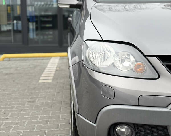 Серый Фольксваген Кросс Гольф, объемом двигателя 1.6 л и пробегом 182 тыс. км за 6500 $, фото 12 на Automoto.ua