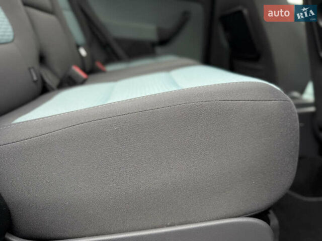 Серый Фольксваген Кросс Гольф, объемом двигателя 1.6 л и пробегом 182 тыс. км за 6500 $, фото 76 на Automoto.ua