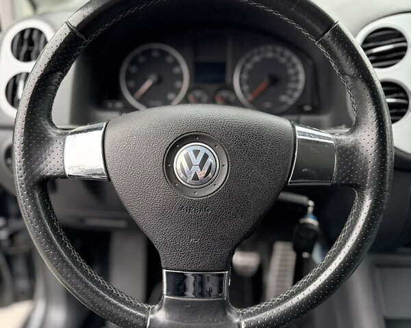 Серый Фольксваген Кросс Гольф, объемом двигателя 1.6 л и пробегом 182 тыс. км за 6500 $, фото 46 на Automoto.ua