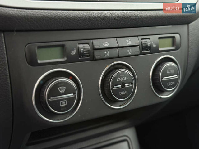 Серый Фольксваген Кросс Гольф, объемом двигателя 1.6 л и пробегом 182 тыс. км за 6500 $, фото 50 на Automoto.ua