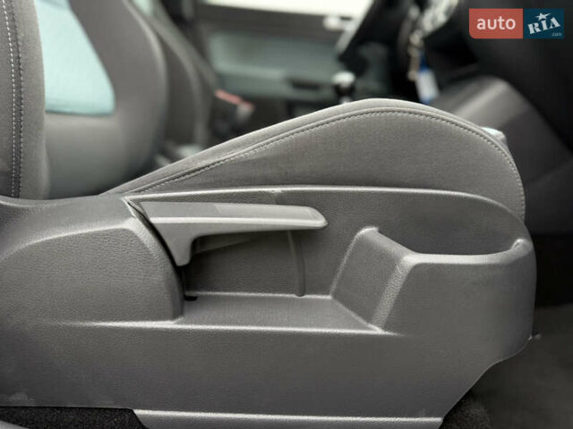 Серый Фольксваген Кросс Гольф, объемом двигателя 1.6 л и пробегом 182 тыс. км за 6500 $, фото 85 на Automoto.ua