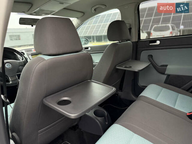 Серый Фольксваген Кросс Гольф, объемом двигателя 1.6 л и пробегом 182 тыс. км за 6500 $, фото 65 на Automoto.ua