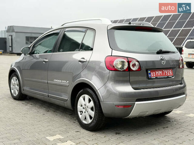 Серый Фольксваген Кросс Гольф, объемом двигателя 1.6 л и пробегом 182 тыс. км за 6500 $, фото 4 на Automoto.ua