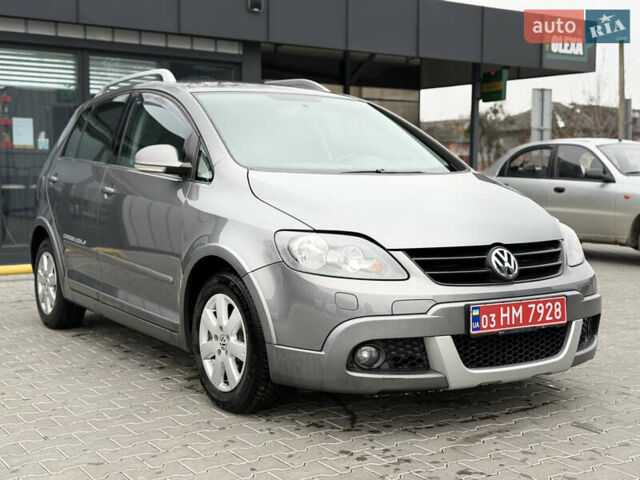 Серый Фольксваген Кросс Гольф, объемом двигателя 1.6 л и пробегом 182 тыс. км за 6500 $, фото 9 на Automoto.ua