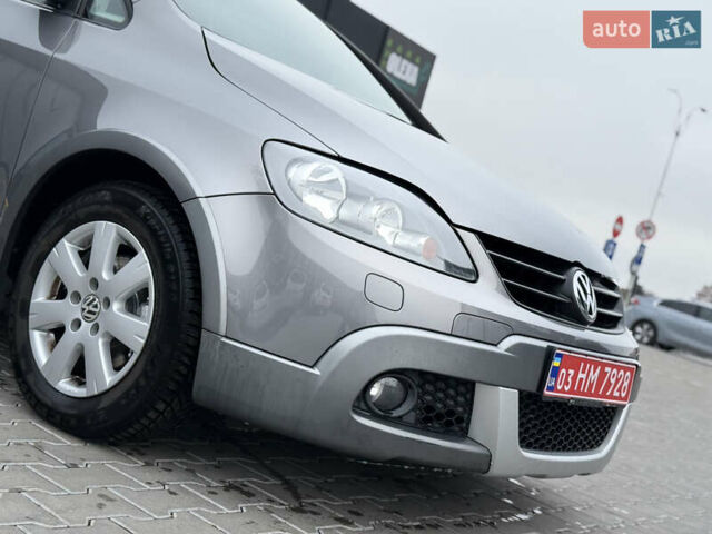 Серый Фольксваген Кросс Гольф, объемом двигателя 1.6 л и пробегом 182 тыс. км за 6500 $, фото 11 на Automoto.ua