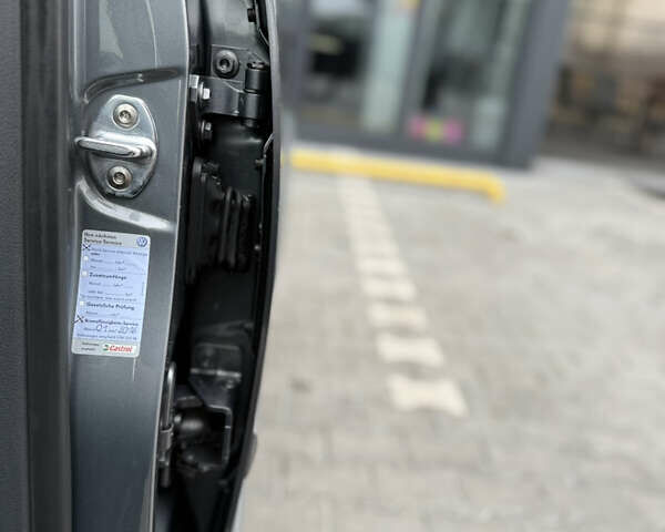 Серый Фольксваген Кросс Гольф, объемом двигателя 1.6 л и пробегом 182 тыс. км за 6500 $, фото 51 на Automoto.ua