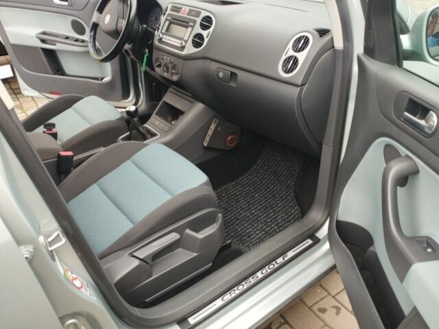 Сірий Фольксваген Кросс Гольф, об'ємом двигуна 1.4 л та пробігом 244 тис. км за 6450 $, фото 5 на Automoto.ua