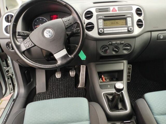 Сірий Фольксваген Кросс Гольф, об'ємом двигуна 1.4 л та пробігом 244 тис. км за 6450 $, фото 4 на Automoto.ua