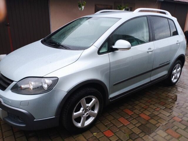 Сірий Фольксваген Кросс Гольф, об'ємом двигуна 1.4 л та пробігом 244 тис. км за 6450 $, фото 2 на Automoto.ua