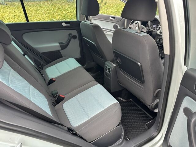 Серый Фольксваген Кросс Гольф, объемом двигателя 1.4 л и пробегом 213 тыс. км за 6900 $, фото 6 на Automoto.ua