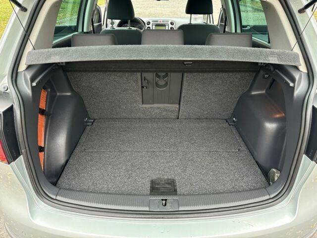 Серый Фольксваген Кросс Гольф, объемом двигателя 1.4 л и пробегом 213 тыс. км за 6900 $, фото 10 на Automoto.ua