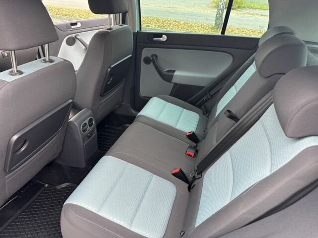 Серый Фольксваген Кросс Гольф, объемом двигателя 1.4 л и пробегом 213 тыс. км за 6900 $, фото 7 на Automoto.ua