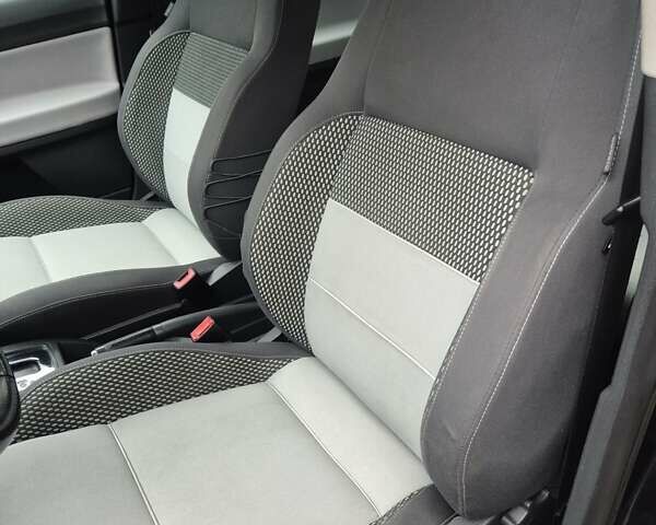 Черный Фольксваген Кросс Поло, объемом двигателя 1.4 л и пробегом 119 тыс. км за 6500 $, фото 29 на Automoto.ua