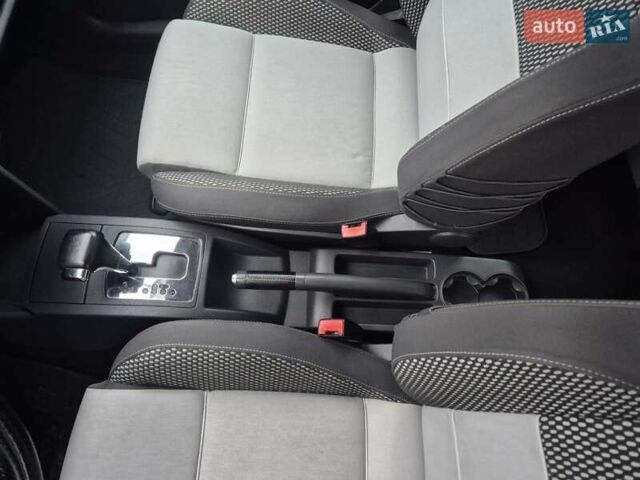 Черный Фольксваген Кросс Поло, объемом двигателя 1.4 л и пробегом 119 тыс. км за 6800 $, фото 25 на Automoto.ua