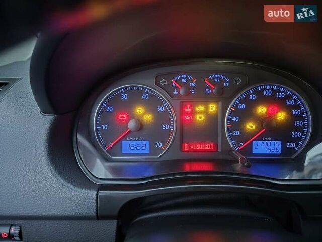 Черный Фольксваген Кросс Поло, объемом двигателя 1.4 л и пробегом 119 тыс. км за 6800 $, фото 52 на Automoto.ua