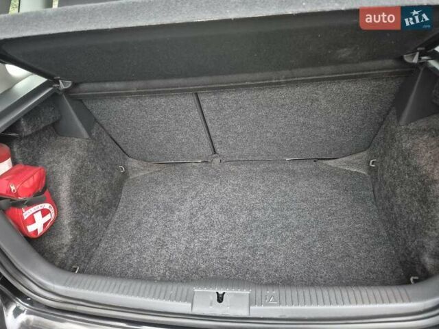 Черный Фольксваген Кросс Поло, объемом двигателя 1.4 л и пробегом 119 тыс. км за 6500 $, фото 55 на Automoto.ua