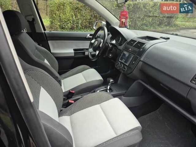 Черный Фольксваген Кросс Поло, объемом двигателя 1.4 л и пробегом 119 тыс. км за 6500 $, фото 30 на Automoto.ua