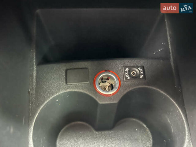 Черный Фольксваген Кросс Поло, объемом двигателя 1.2 л и пробегом 135 тыс. км за 10300 $, фото 53 на Automoto.ua