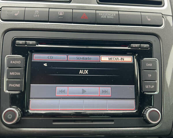 Черный Фольксваген Кросс Поло, объемом двигателя 1.2 л и пробегом 135 тыс. км за 10300 $, фото 46 на Automoto.ua