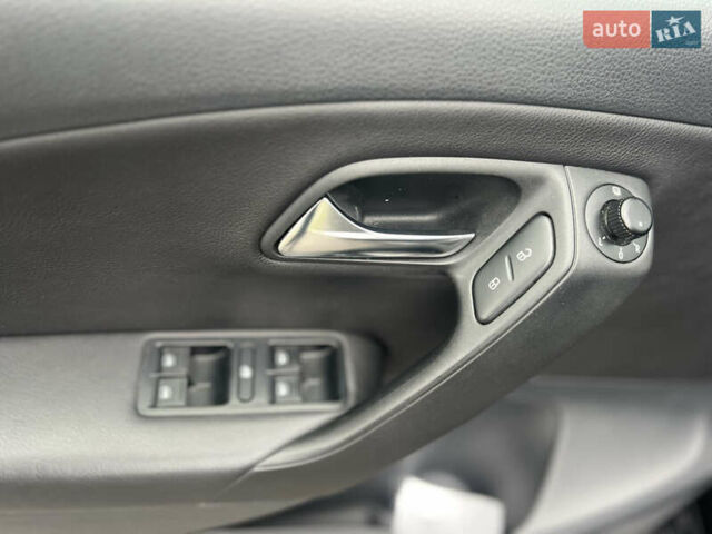 Черный Фольксваген Кросс Поло, объемом двигателя 1.2 л и пробегом 135 тыс. км за 10300 $, фото 40 на Automoto.ua