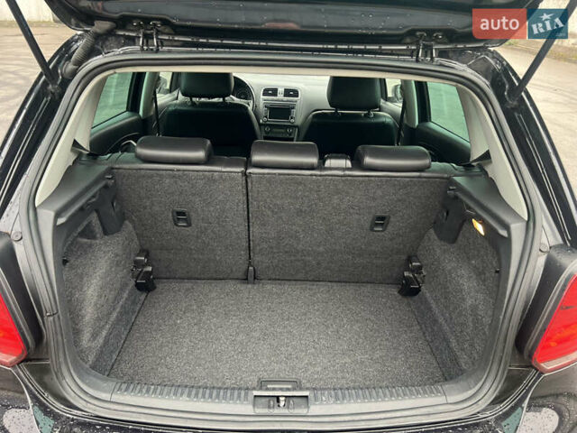 Черный Фольксваген Кросс Поло, объемом двигателя 1.2 л и пробегом 135 тыс. км за 10300 $, фото 58 на Automoto.ua