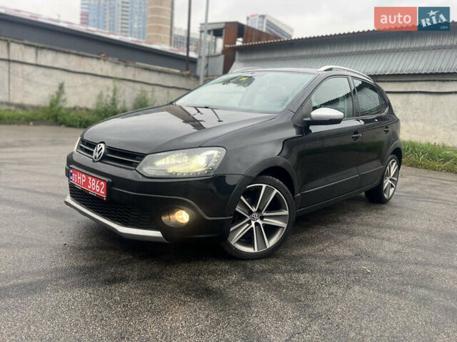 Черный Фольксваген Кросс Поло, объемом двигателя 1.2 л и пробегом 135 тыс. км за 10300 $, фото 5 на Automoto.ua