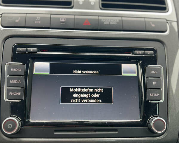 Черный Фольксваген Кросс Поло, объемом двигателя 1.2 л и пробегом 135 тыс. км за 10300 $, фото 47 на Automoto.ua