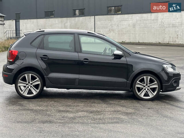 Черный Фольксваген Кросс Поло, объемом двигателя 1.2 л и пробегом 135 тыс. км за 10300 $, фото 2 на Automoto.ua