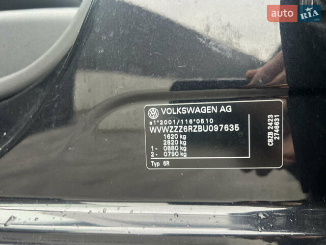 Черный Фольксваген Кросс Поло, объемом двигателя 1.2 л и пробегом 135 тыс. км за 10300 $, фото 30 на Automoto.ua