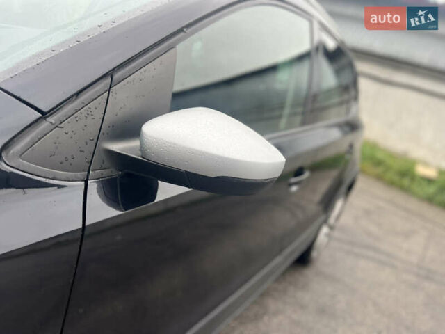 Черный Фольксваген Кросс Поло, объемом двигателя 1.2 л и пробегом 135 тыс. км за 10300 $, фото 29 на Automoto.ua