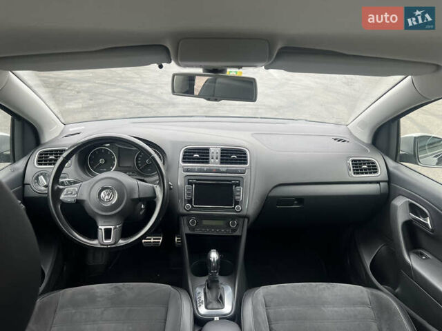 Черный Фольксваген Кросс Поло, объемом двигателя 1.2 л и пробегом 135 тыс. км за 10300 $, фото 31 на Automoto.ua