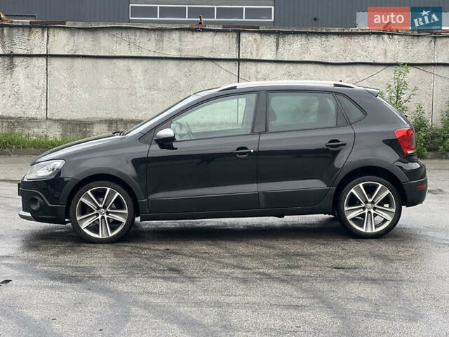 Черный Фольксваген Кросс Поло, объемом двигателя 1.2 л и пробегом 135 тыс. км за 10300 $, фото 1 на Automoto.ua