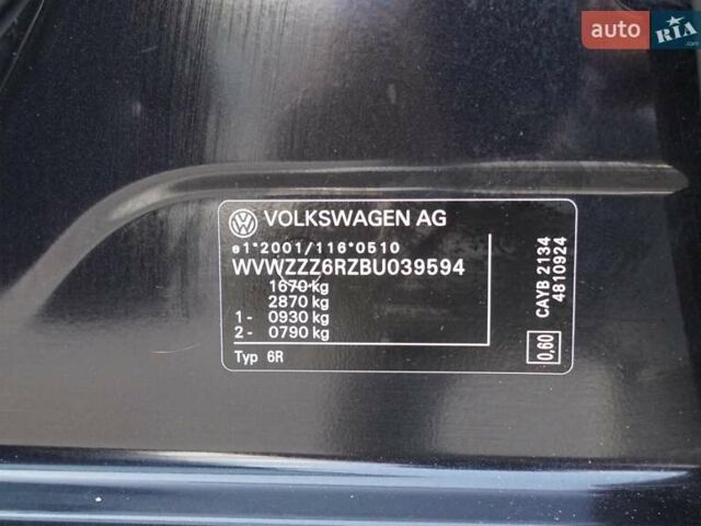 Черный Фольксваген Кросс Поло, объемом двигателя 1.6 л и пробегом 265 тыс. км за 10000 $, фото 16 на Automoto.ua