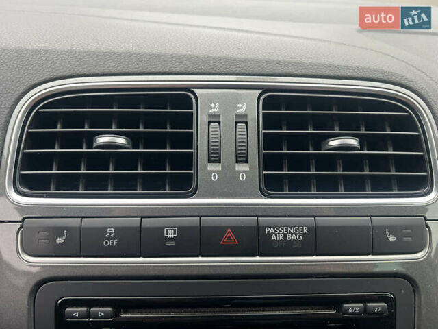 Черный Фольксваген Кросс Поло, объемом двигателя 1.2 л и пробегом 135 тыс. км за 10300 $, фото 51 на Automoto.ua