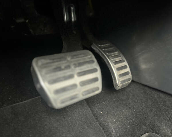 Черный Фольксваген Кросс Поло, объемом двигателя 1.2 л и пробегом 135 тыс. км за 10300 $, фото 54 на Automoto.ua