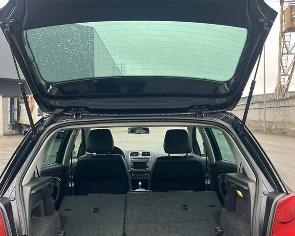 Черный Фольксваген Кросс Поло, объемом двигателя 1.2 л и пробегом 135 тыс. км за 10300 $, фото 62 на Automoto.ua